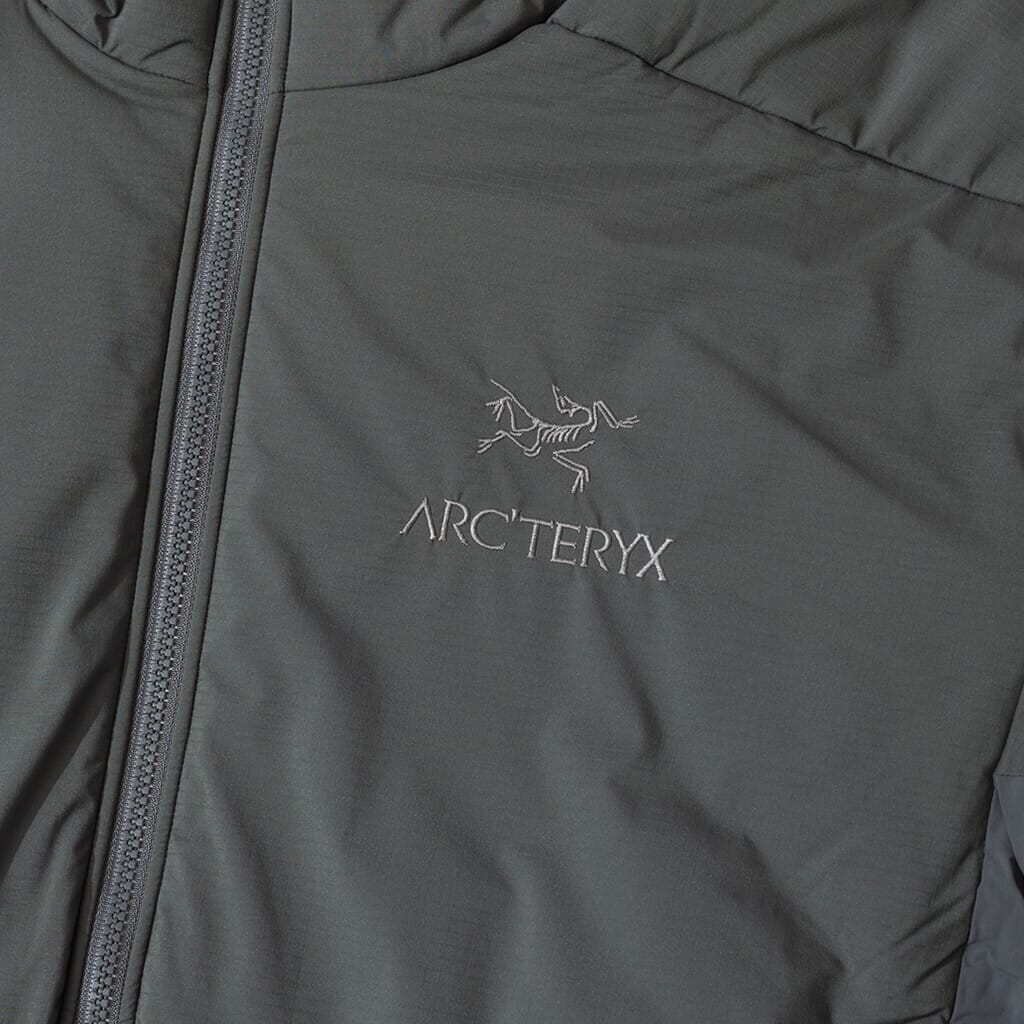 Atom AR Jacket - Microchip | Arc'teryx | Peggs & son.
