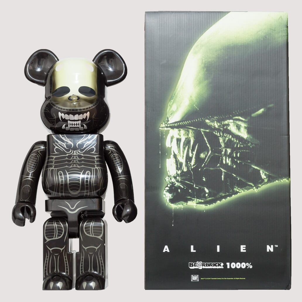 x Alien Be@rbrick 1000%| Medicom| Peggs & son.
